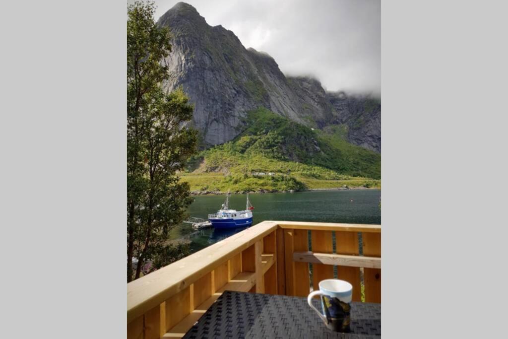ריינה Cozy House By The Fjord In The Heart Of Lofoten מראה חיצוני תמונה