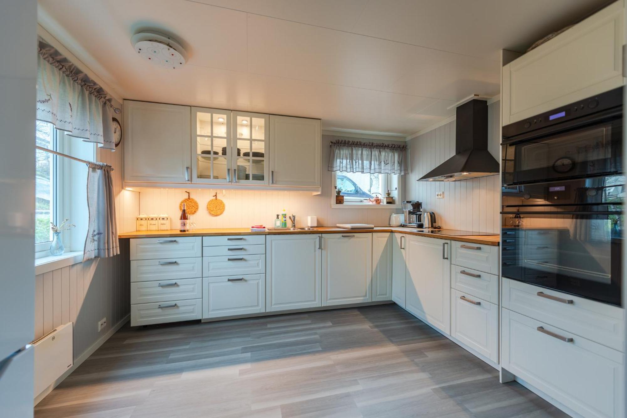 ריינה Cozy House By The Fjord In The Heart Of Lofoten מראה חיצוני תמונה